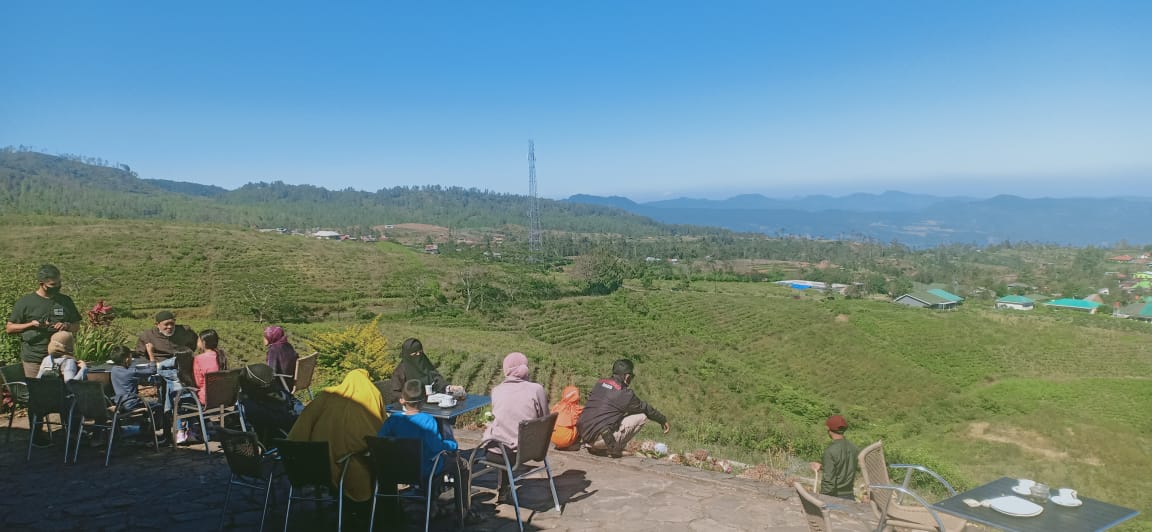 Pemandangan dari teras The Cafe