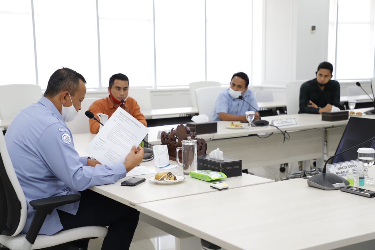 Menteri Eddy saat menerima rombongan mahasiswa jurusan perikanan dan kelautan