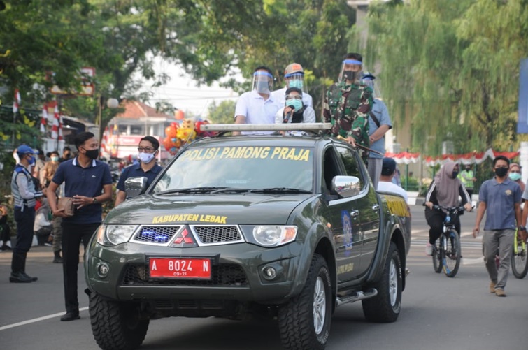 Pemkab Lebak sosialisasi new normal dengan pengeras suara keliling kota.