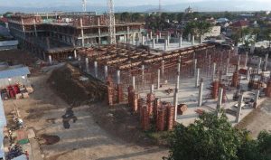 Pasar Legi atau Pasar Songgolangit di Kabupaten Ponorogo sedang dibagun pemerintah.