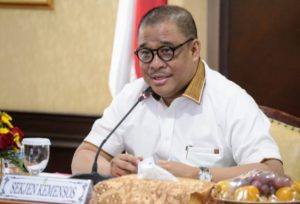 Sekjen Kemensos RI, Hartono Laras