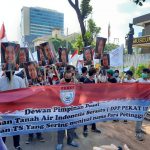 demo ormas di depan mabes polri Demo ormas di depan Mabes Polri.