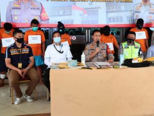 Polres Metro Jakarta Utara merilis penangkapan pelaku sindikat begal di jalan tol pada Rabu (2/9/2020). Foto- reskrimum.metro.polri.go.id