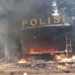 Pospol patung kuda terbakar