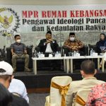 Anggota Bawaslu RI, Mochammad Afifuddin (Dua dari kanan)