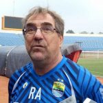 Pelatih-Persib-Tunggu-Surat-Resmi-PSSI-Tunda-Liga-1-2020