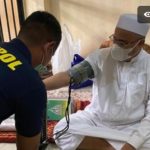 Rizie Shihab diperksa kesehatan oleh dokter di sel tahanan Bareskrim. Foto: Kompas.com/Istimewa