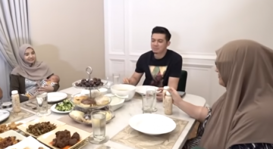 Menu buka puasa Irwansyah dan Zaskia Sungkar