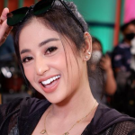 Dewi Perssik