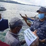 pembagian-sembako-di-tengah-laut-3-768x432