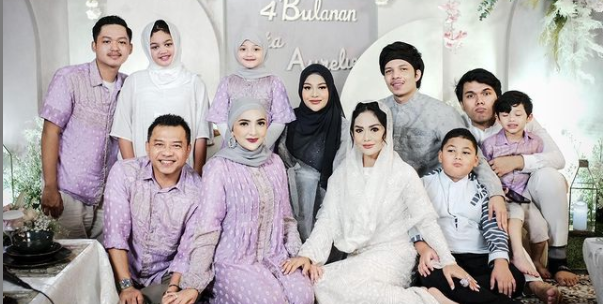 Aurel Hermansyah baru saja menggelar acara pengajian empat bulanan kandungannya.