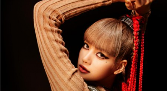 Lisa BLACKPINK minta maaf