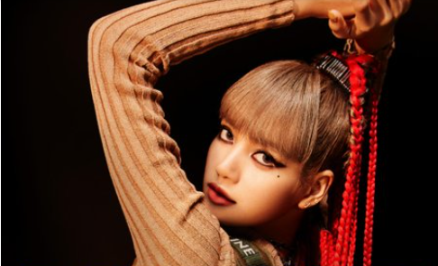 Lisa BLACKPINK minta maaf