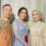 Ayu Ting Ting Temani Ayah Rojak Diperiksa Polisi