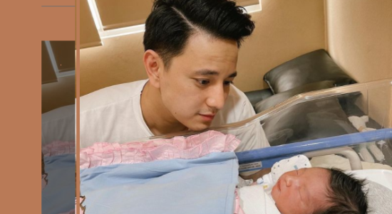 Billy Davidson Resmi Jadi Ayah
