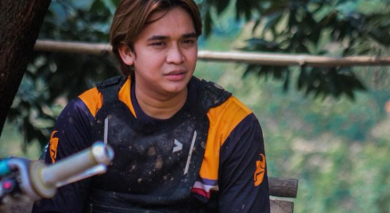 Motor Billy Syahputra raib di depan rumah.