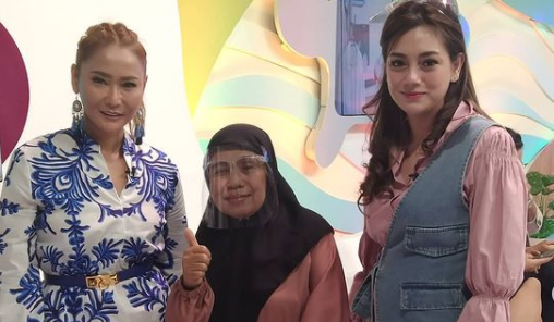 Yamete Kudasai Bikin Wanita Penjual Galon Ini Viral