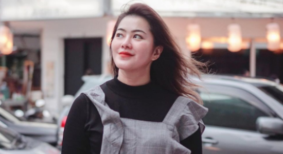 Sherrin Tharia, Mantan Istri Zulmi Zola Lepas Hijab