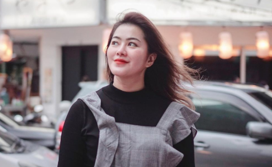 Sherrin Tharia, Mantan Istri Zulmi Zola Lepas Hijab