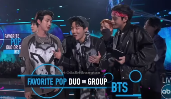 BTS Menang Kategori Favorite Pop Duo or Group AMA 2021