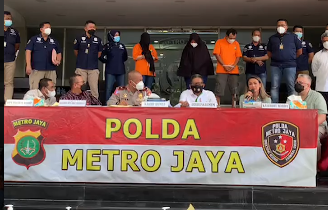 Nirina Zubir Geram Lihat ART Rampas Aset Ibunya