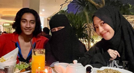 Ummi Pipik Ingin Dua Anaknya Nikah Muda