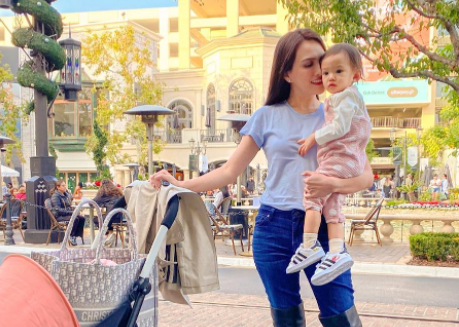 Shandy Aulia Berlibur ke AS Tanpa Suami, Warganet Curiga