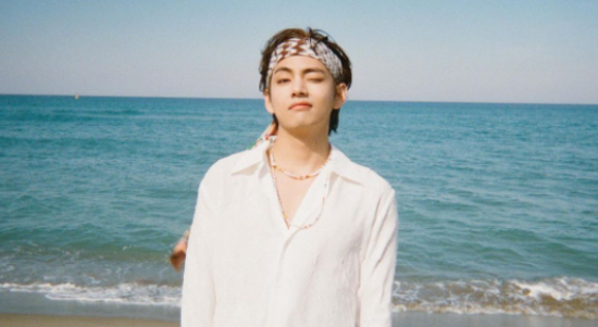 V BTS Akan Rilis Lagu OST 'Our Beloved Summer'