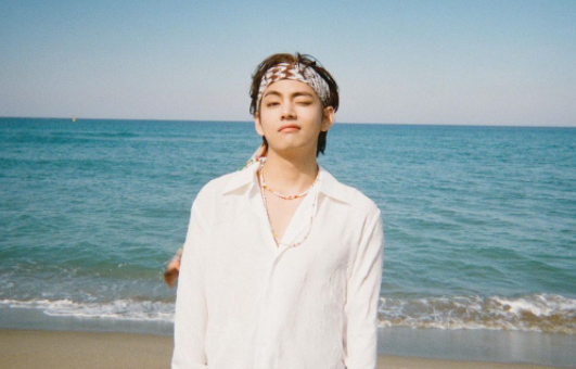 V BTS Akan Rilis Lagu OST 'Our Beloved Summer'