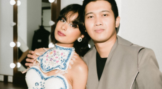 Eva Celia Cari Tempat Resepsi Pernikahan