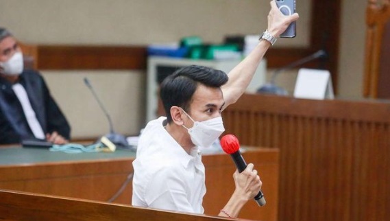 Adam Deni Bersyukur Jerinx Divonis Setahun Penjara