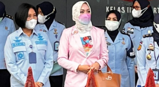 Angelina Sondakh Bebas, Air Mata pun Menetes