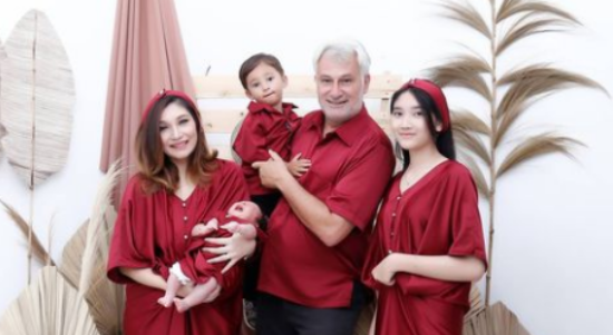 Baby Margareta Kaget Suaminya Meninggal Saat Duduk