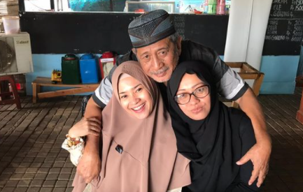 Ikke Nurjanah Berduka Ditinggal Orang Tercinta