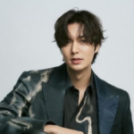 Lee Min Ho Lee Min Ho Dipuji Main di 'Pachinko'