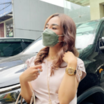 Medina Zein Medina Zein Ungkap Alasan Lepas Hijab