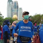 puluhan-nasabah-geruduk-kantor-bumiputera-1_169