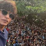 Shah Rukh Khan Jumpa Penggemar Saat Lebaran