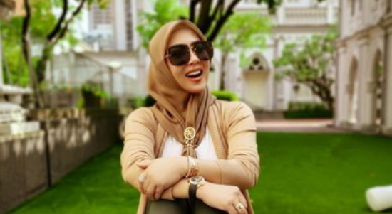 Syahrini Lebaran Di Singapura Tanpa Keluarga Besar