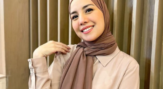 Tya Ariestya Lebaran Berhijab, Ini Rasanya