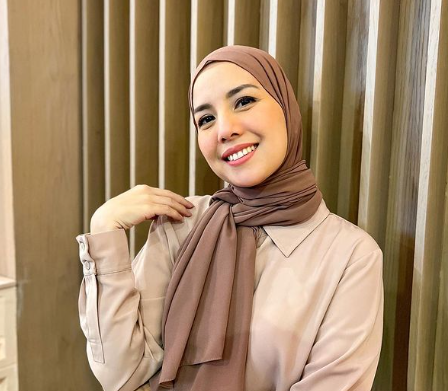 Tya Ariestya Lebaran Berhijab, Ini Rasanya