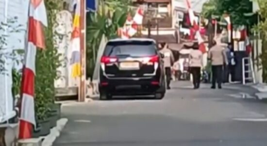 Suasana di sekitar rumah pribadi Ferdy Sambo.