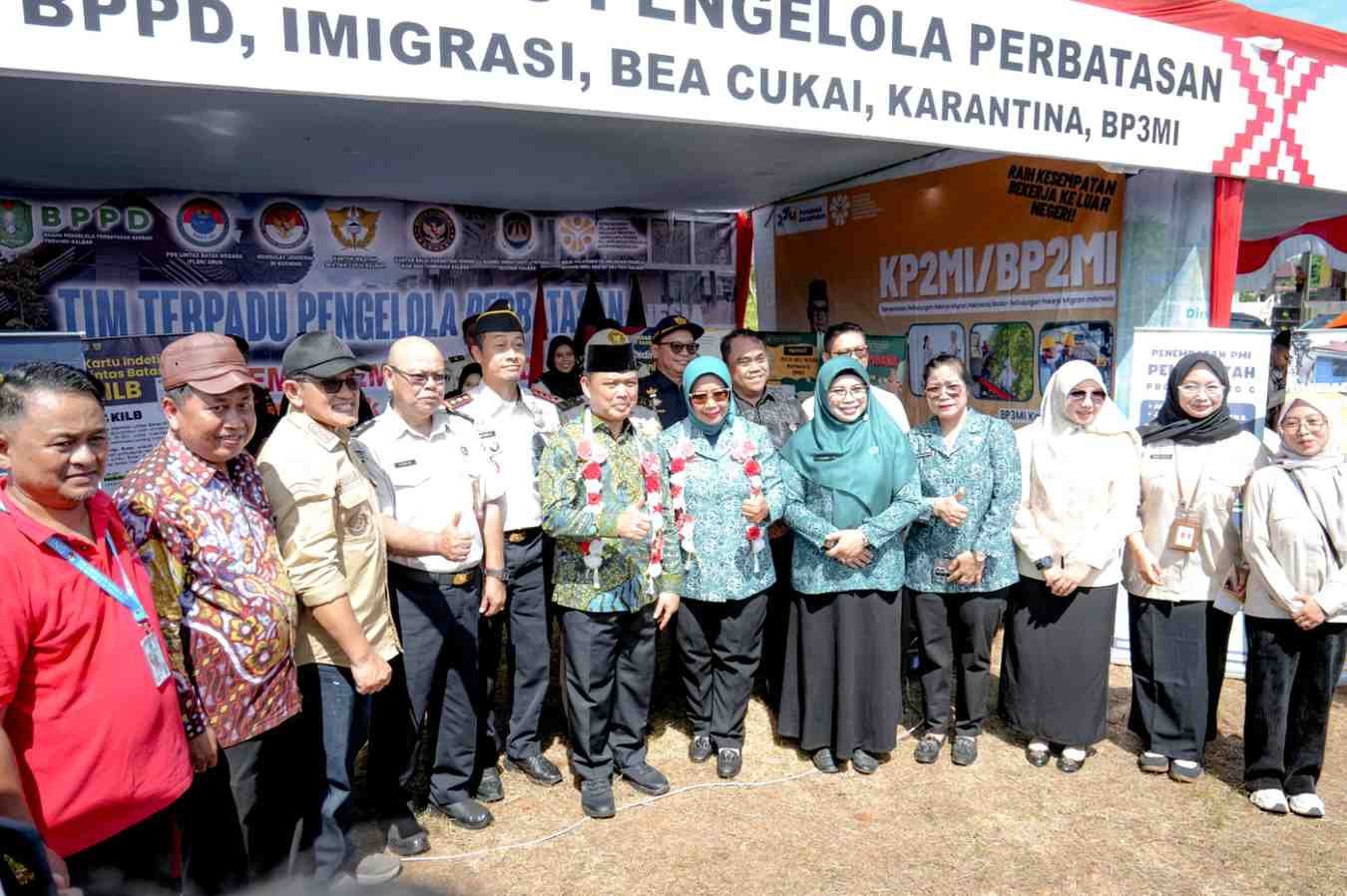 Gubernur Ria Norsan Buka Program Gema Membangun Desa di Temajuk