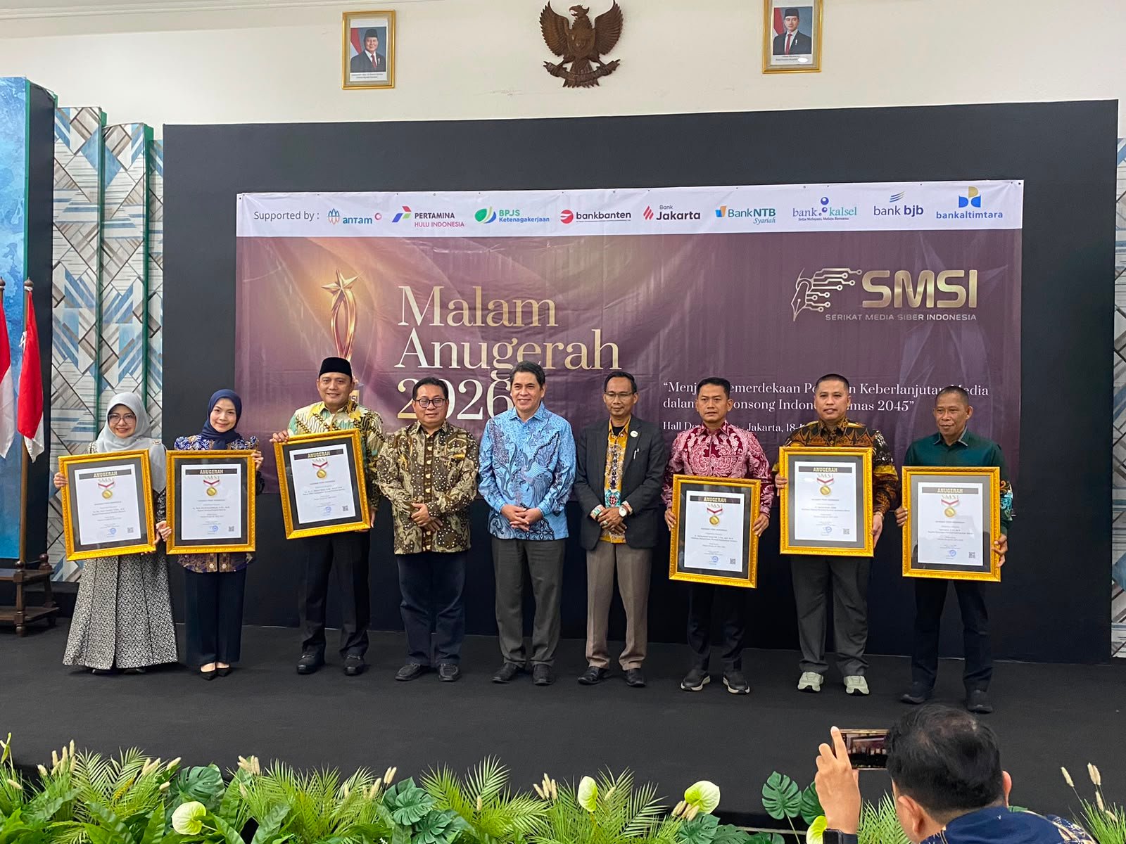 Bahrul Ulum Diganjar Penghargaan Sahabat Pers Indonesia atas Komitmen Bersama Insan Pers
