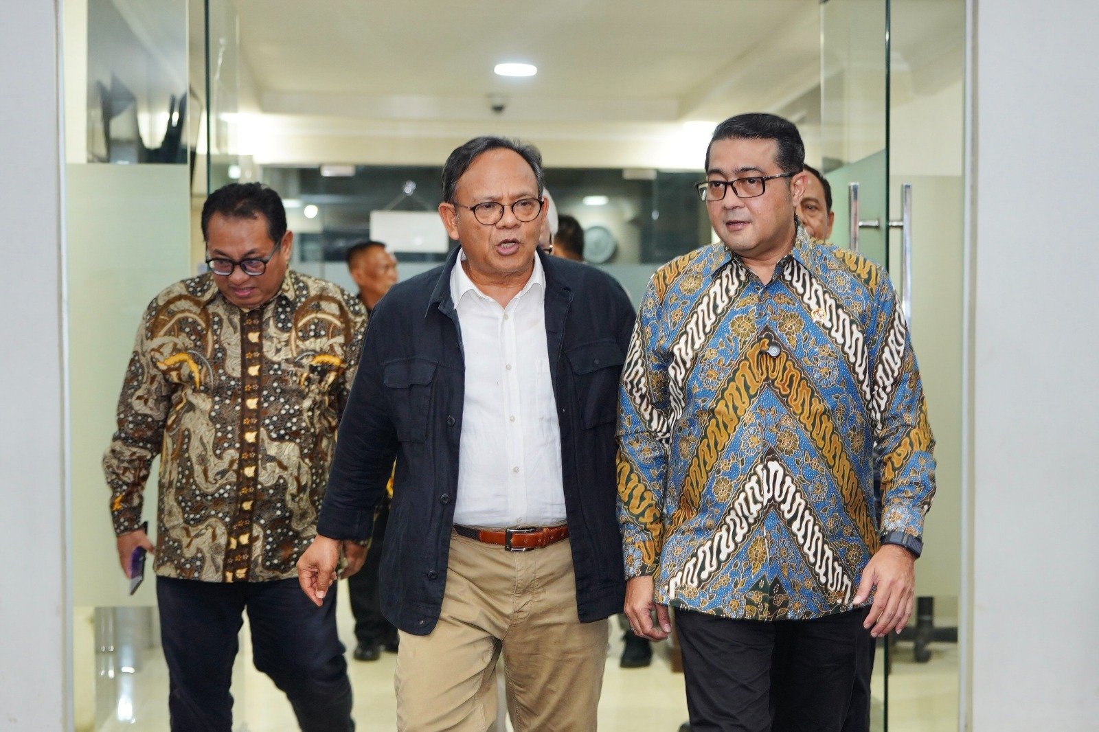 Menteri Ekraf Persembahkan Anugerah Pelopor Kemerdekaan Pers Indonesia untuk Pegiat Ekraf