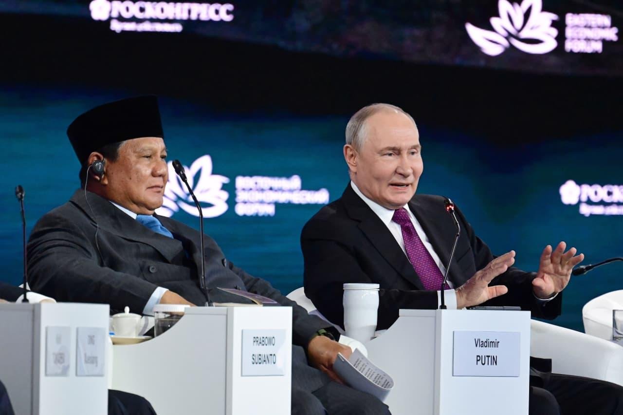 Prabowo Tegaskan Politik Nonblok di Vladivostok, Putin Puji Posisi Strategis Indonesia